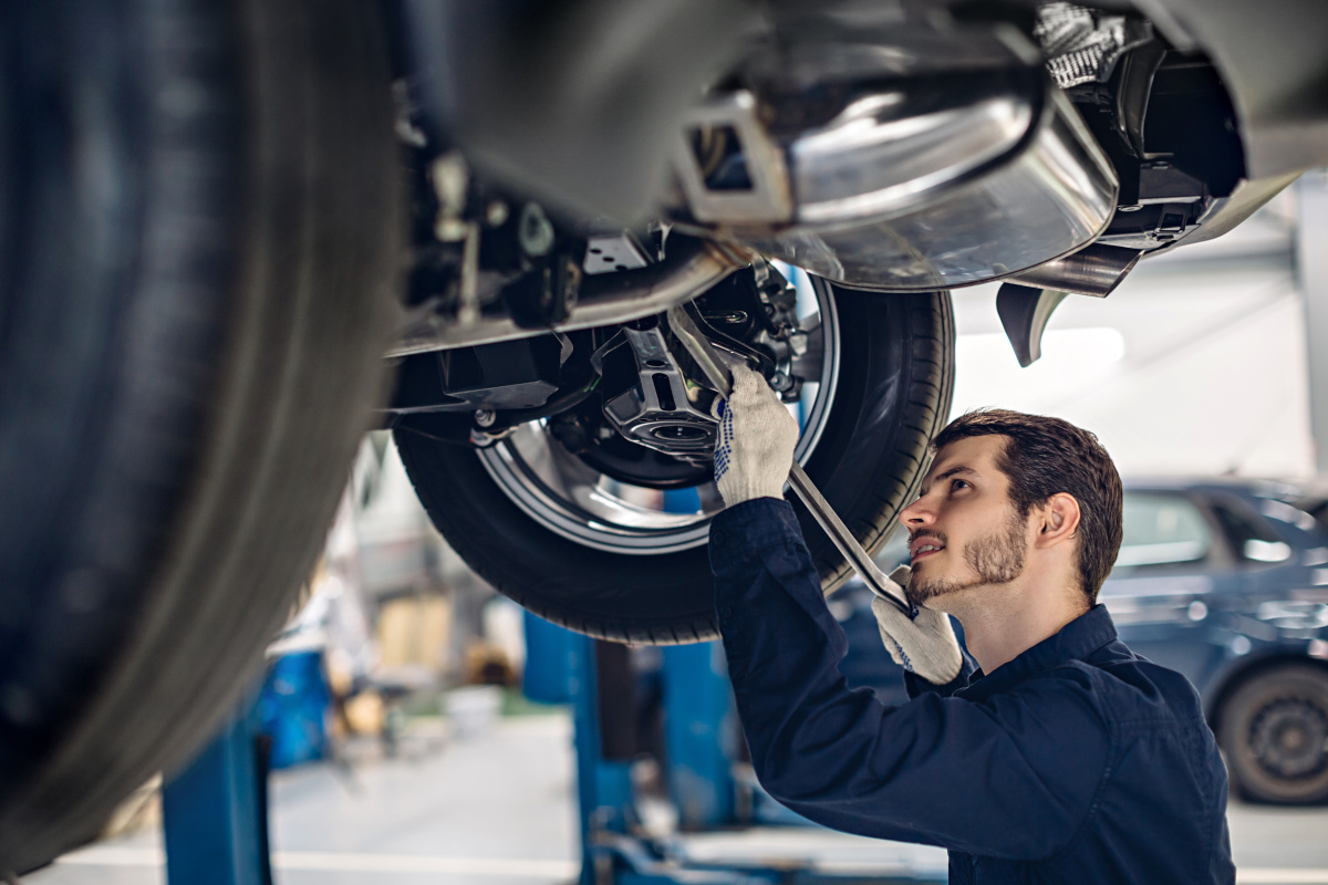 Atelier mécanique : présentation du service dans le réseau Autotransac,  groupe automobile Fabre